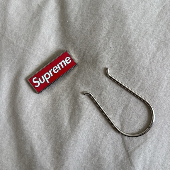 Supreme Keychain - Picture 3 of 3